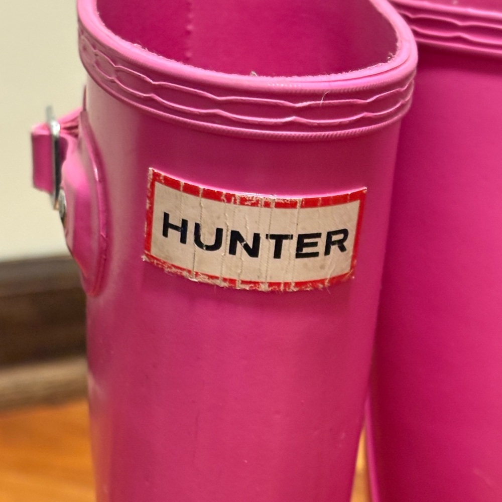 Hunter Classic sz 13 UK 32 pink gloss kids rain boots, great pre owned condition - Picture 16 of 17
